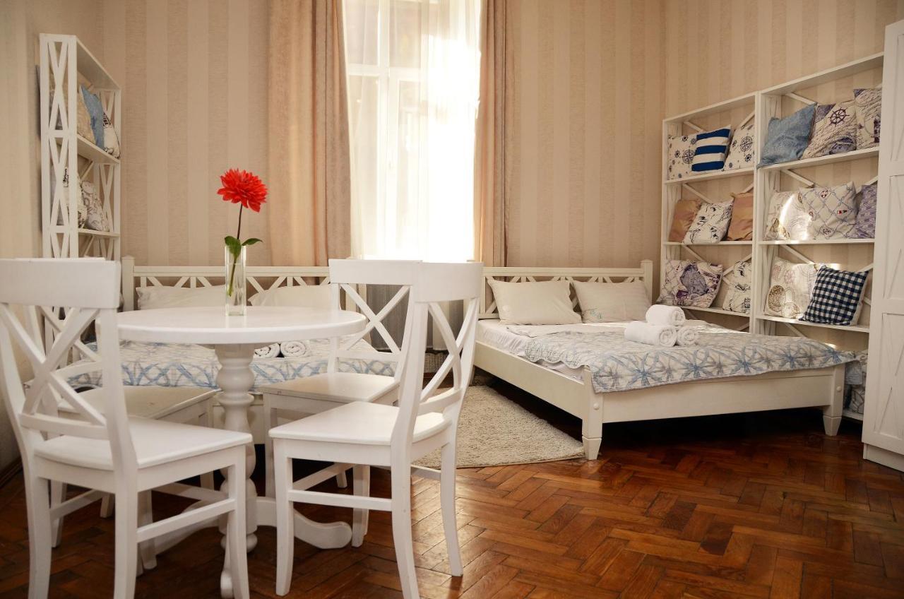 Panska Poduszka Hotel Lviv Exterior photo